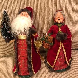 Byers Choice Victorian Santa and Mrs. Clause set